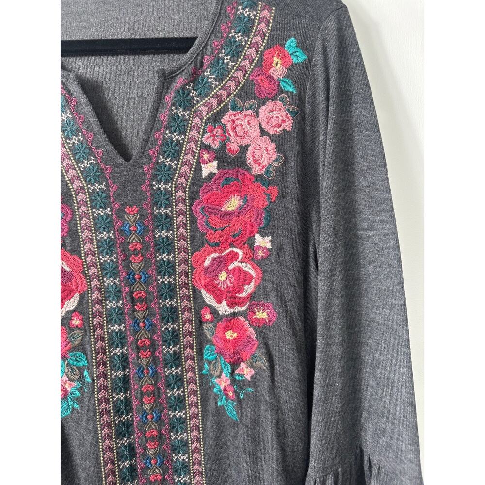 Andree by Unit Top Womens S Floral Embroidered Boho Bell Sleeve Tunic Shirt D50 - Picture 2 of 8